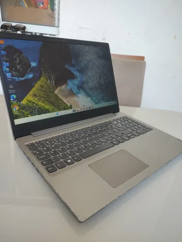 Notebook Lenovo, ideapad 4GB + 128GB. Semi Novo.