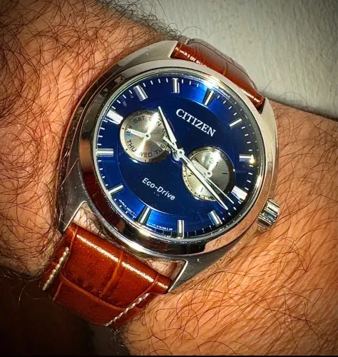 Relógio Citizen Eco-Drive Couro modelo TZ21027F