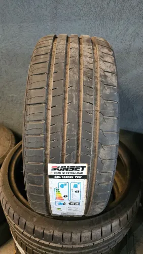 Pneu 225/35/20 