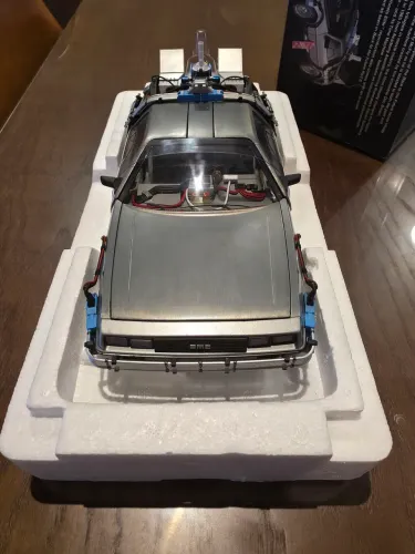 Hot wheels Elite 1:18 De lorean De volta Para o Futuro 2 com Hoverboard