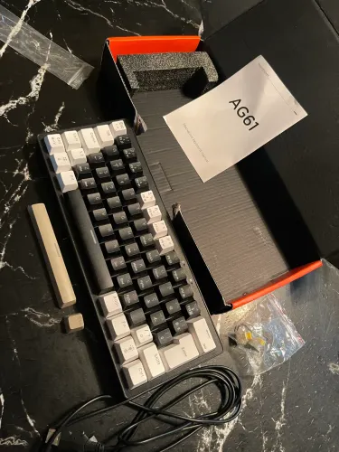 Teclado mecânico gamer AG61 60% / com caixa!!