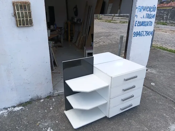 Cômoda com espelho