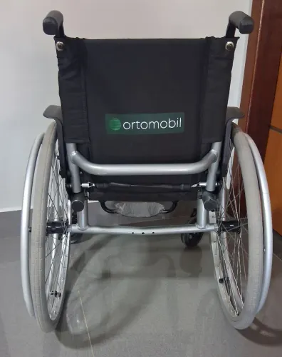 Cadeira de rodas monobloco