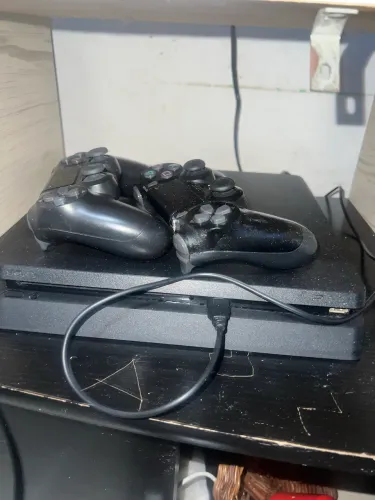 Vende-se PS4 1 Tera