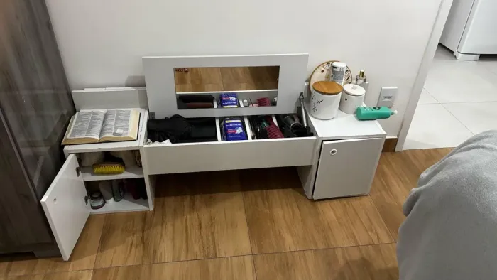 CÔMODA CAMARIM COM ESPELHO 