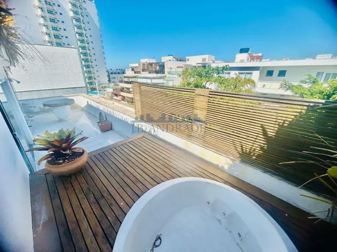 Jardim Oceânico  Cobertura Duplex na Rua Oswaldo Paes | 250 m² | 4 Quartos (2 Suítes) | 3 