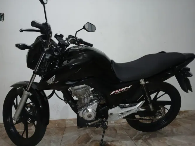 moto impecável 
