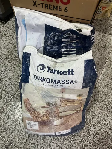 Massa Tarket para piso Vinílico Autonivelante