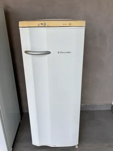 Geladeira Eletrolux em perfeito funcionamento 