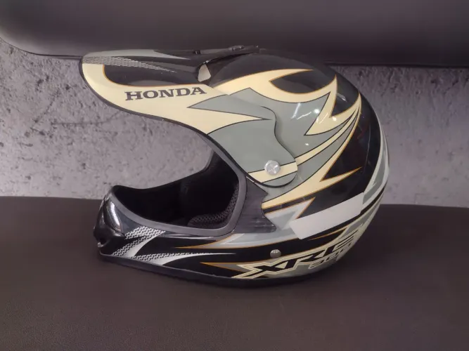 Capacete original Honda, praticamente sem uso, não tem arranhões,número 58!