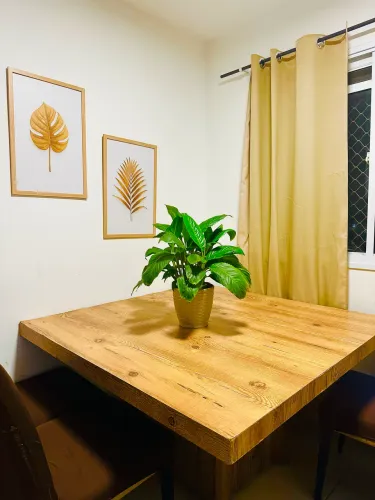 Mesa 8 lugares Madeira Pura 1,36 x 1,36 - Largura 6,5cm