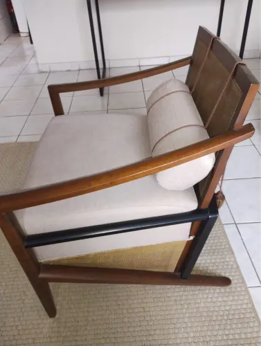Poltrona madeira design exclusivo -novíssima!