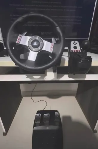 Volante Logitech G27 completo
