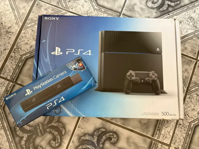 PS4 500GB + PlayStation Camera - Conservado