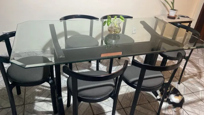 Mesa de jantar com 6 cadeiras tampo de vidro