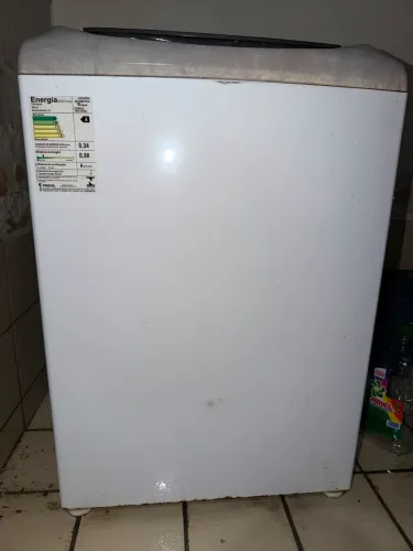 MÁQUINA DE LAVAR ROUPAS