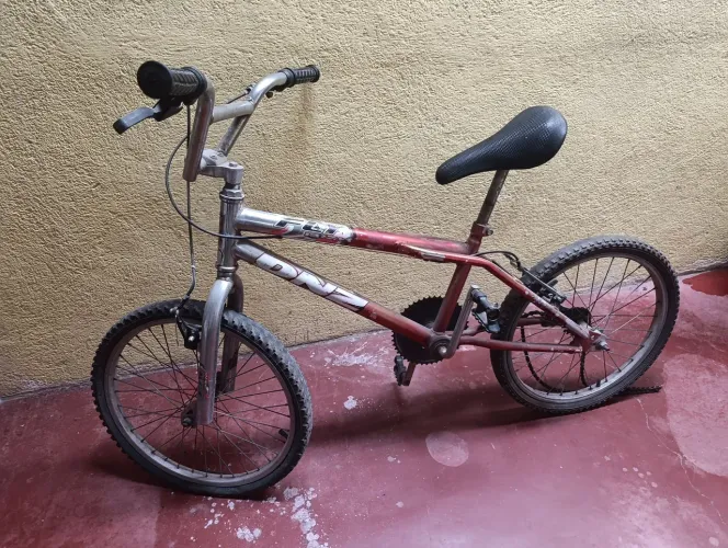 Vende se bicicleta infantil.