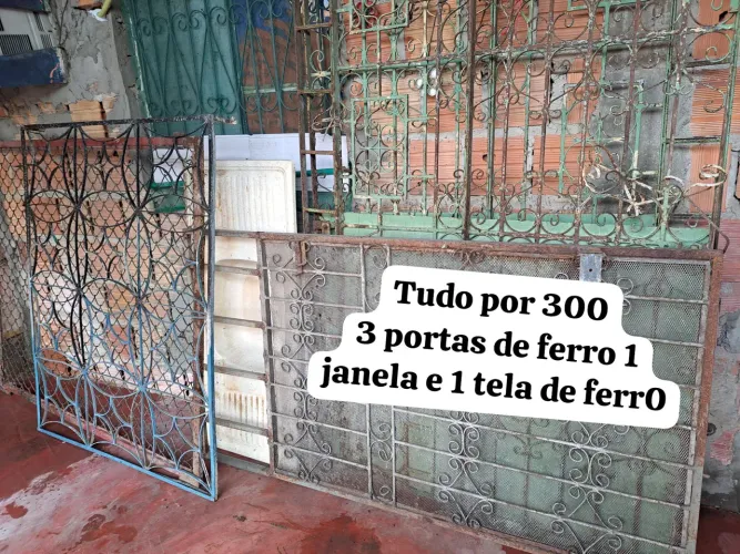 Portas de ferro grande e tela 