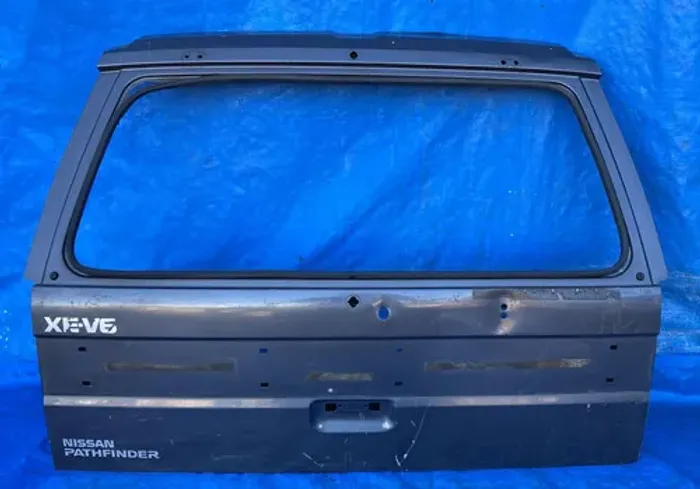 Tampa Traseira Nissan Pathfinder 1992 A 1995 / Detalhe Preto