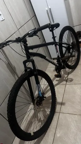 Bicicleta Aro 29 Houston Discovery 21 Marchas e Suspensão Dianteira - Preta Fosca