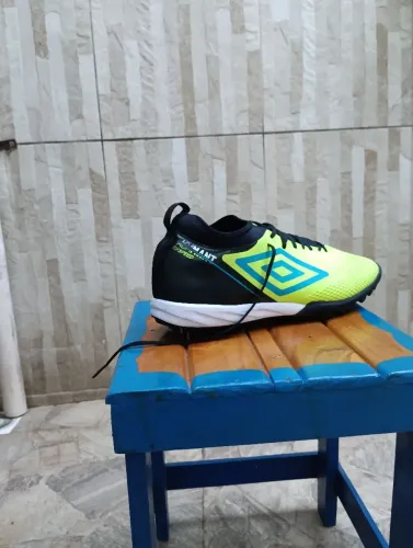 Chuteira Society Umbro Adamant