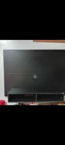 Painel cor preta para TV de até 40 polegada