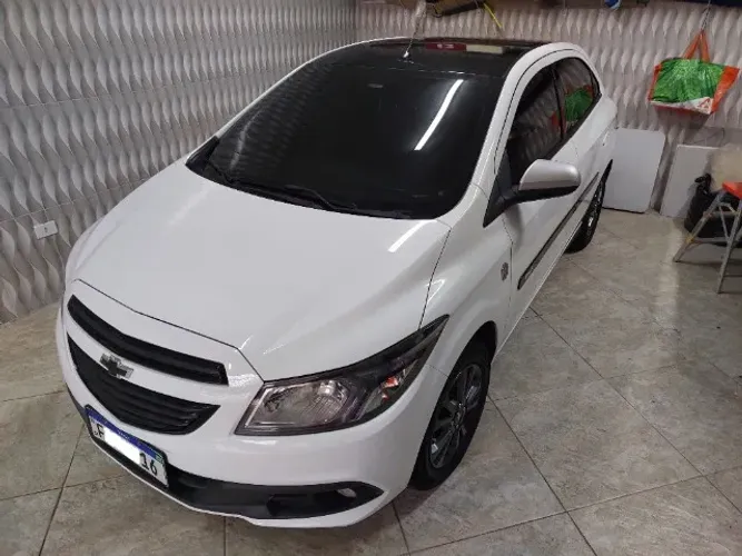 Chevrolet Onix Hatch Selecao 1.0 8V Flex Mec. 4P 2015