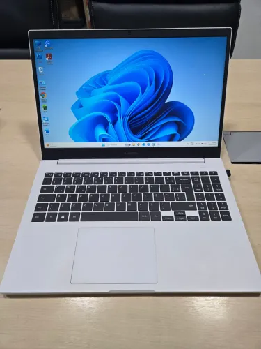 Samsung Galaxy Book Intel Core I5 SSD 1TB 12gb Ram Aceito trocas
