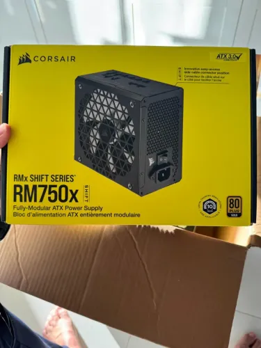 Corsair RM750x SHIFT
