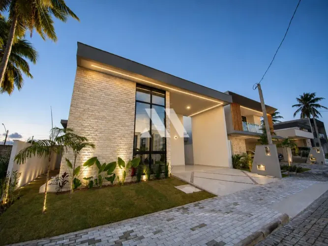 Casa com 3 suítes em condomínio fechado em Parnamirim