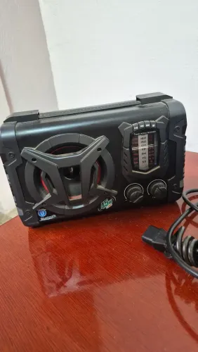 Caixa de som e rádio