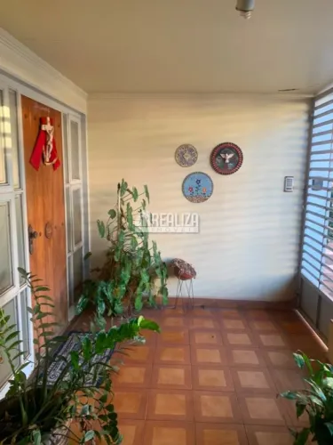 Casa à Venda no Centro de Igarapava com 2 Dormitórios e Escritório