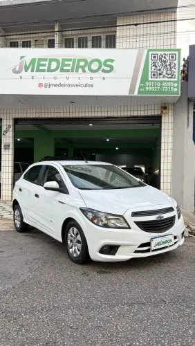 Chevrolet Onix Hatch LT 1.4 8V Flex Power Mec. 4P 2015