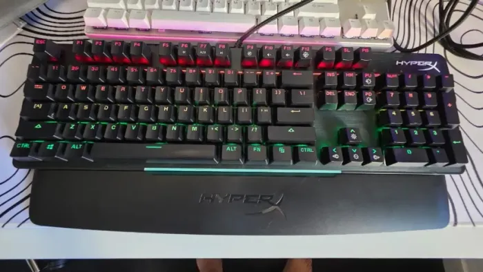 TECLADO GAMER HYPERX ALLOY MKW100 RGB MECÂNICO - SWITCH RED SILENCIOSO - POUCO USO
