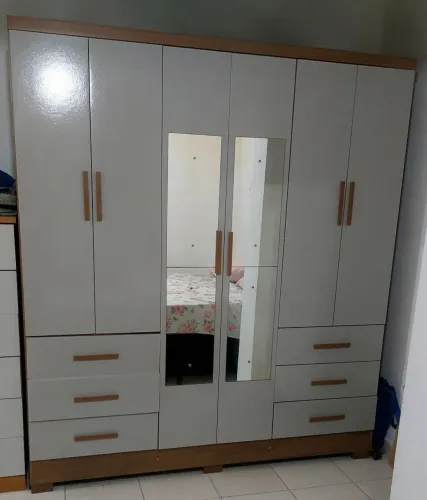 Vende-se guarda roupa