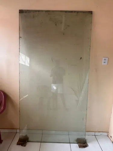 Duas folhas de vidro 2,18 de altura 1,14 de largura 