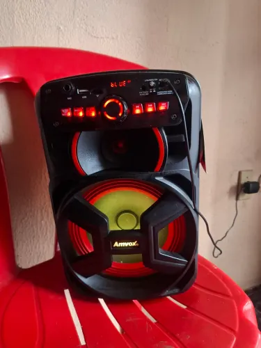 Vendo caixa de som amvox 110 volts $350 tem conversa no preço