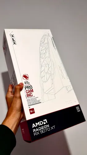 RX 9070 XT 16GB White Triple fan (LACRADA)
