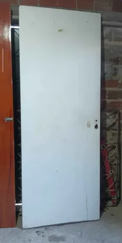 Vendo porta de madeira Paraná