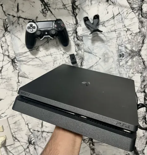 PS4 Slim - Único Dono