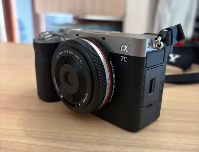 Lente Viltrox AF 28mm f/4.5 Sony E Full Frame - Pancake (2 meses de uso)