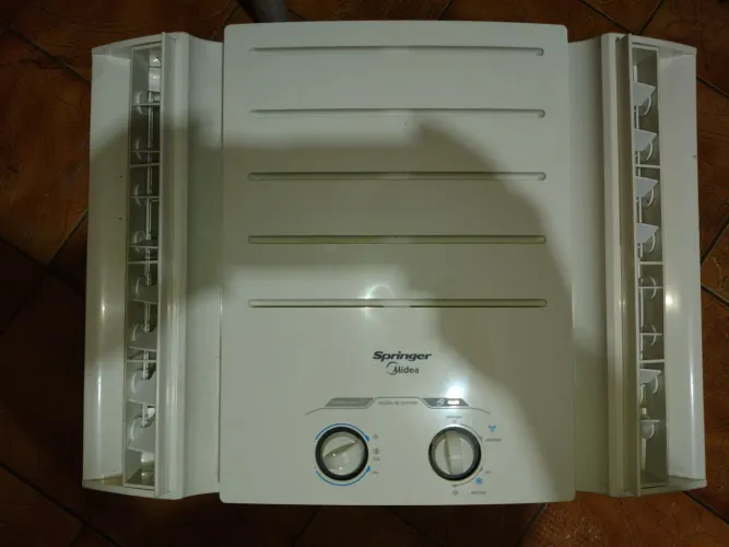 Ar-Condicionado Janela Springer Midea 10.000 BTUs - Só 4 Meses de Uso!