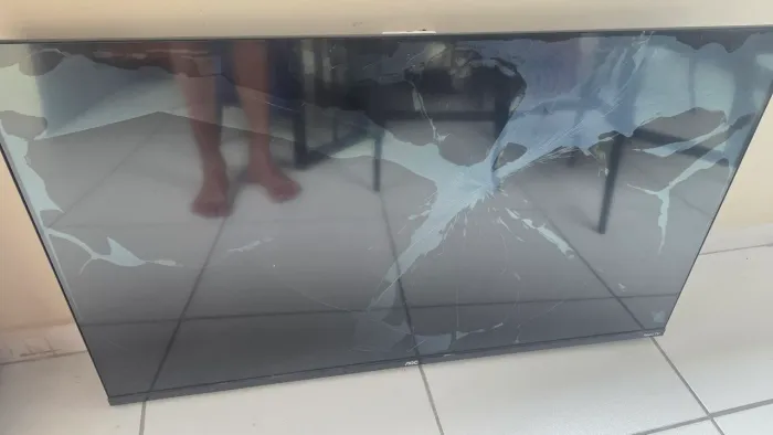 Tv com a tela quebrada