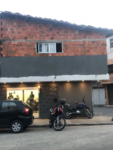 Vendo uma casa no bairro Álvaro