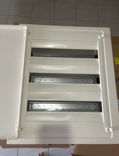 Quadro de distribuição (QDC) de embutir para 54 disjuntores din