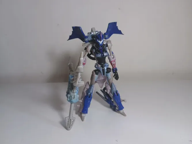 Transformers Prime beast hunters Arcees deluxe class 