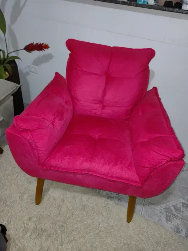 LINDA POLTRONA DE SALA VERMELHA - $. 220,00