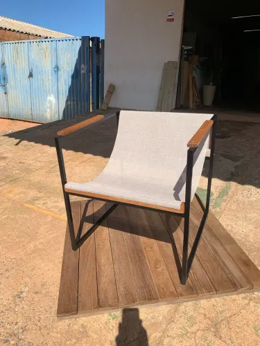 Poltrona industrial em Cumaru 