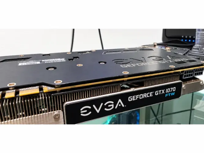 PLACA DE VIDEO - EVGA 1070 FTW2 ? COM DEFEITO