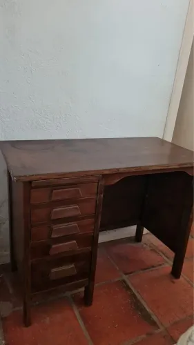 Vendo escrivaninha antiga